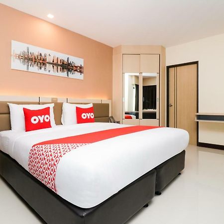 Oyo 234 Tara Grande Hotel & Spa Bangkok Bagian luar foto
