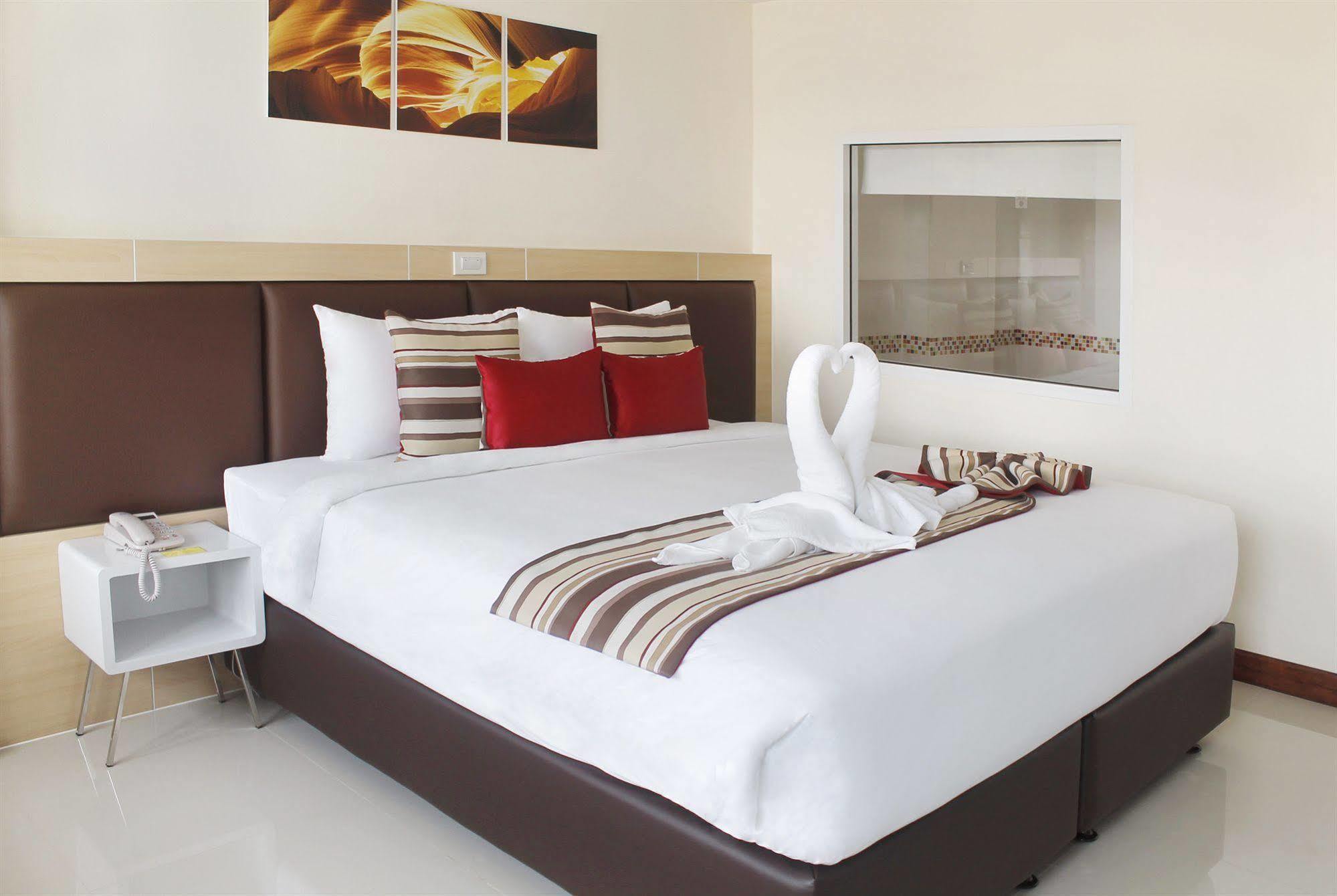 Oyo 234 Tara Grande Hotel & Spa Bangkok Bagian luar foto
