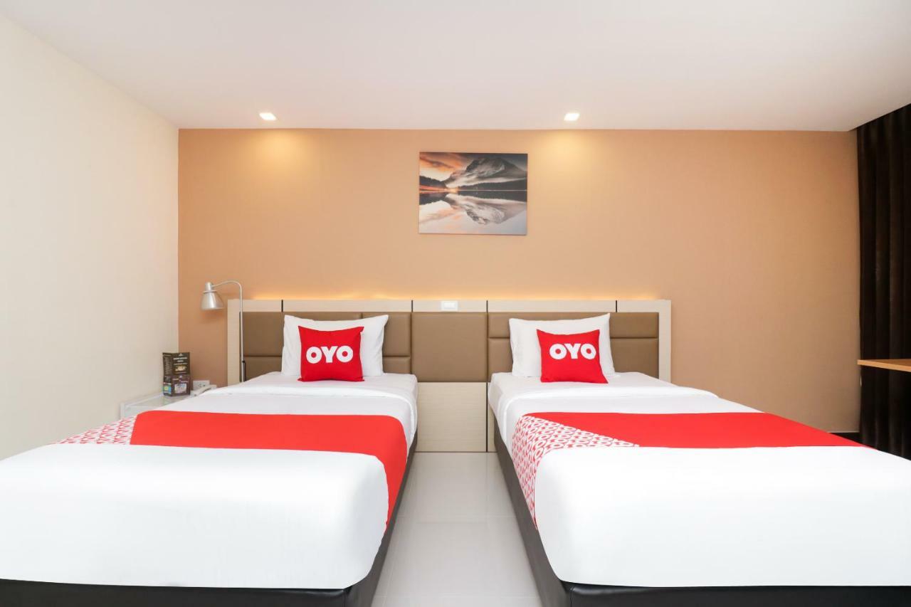 Oyo 234 Tara Grande Hotel & Spa Bangkok Bagian luar foto