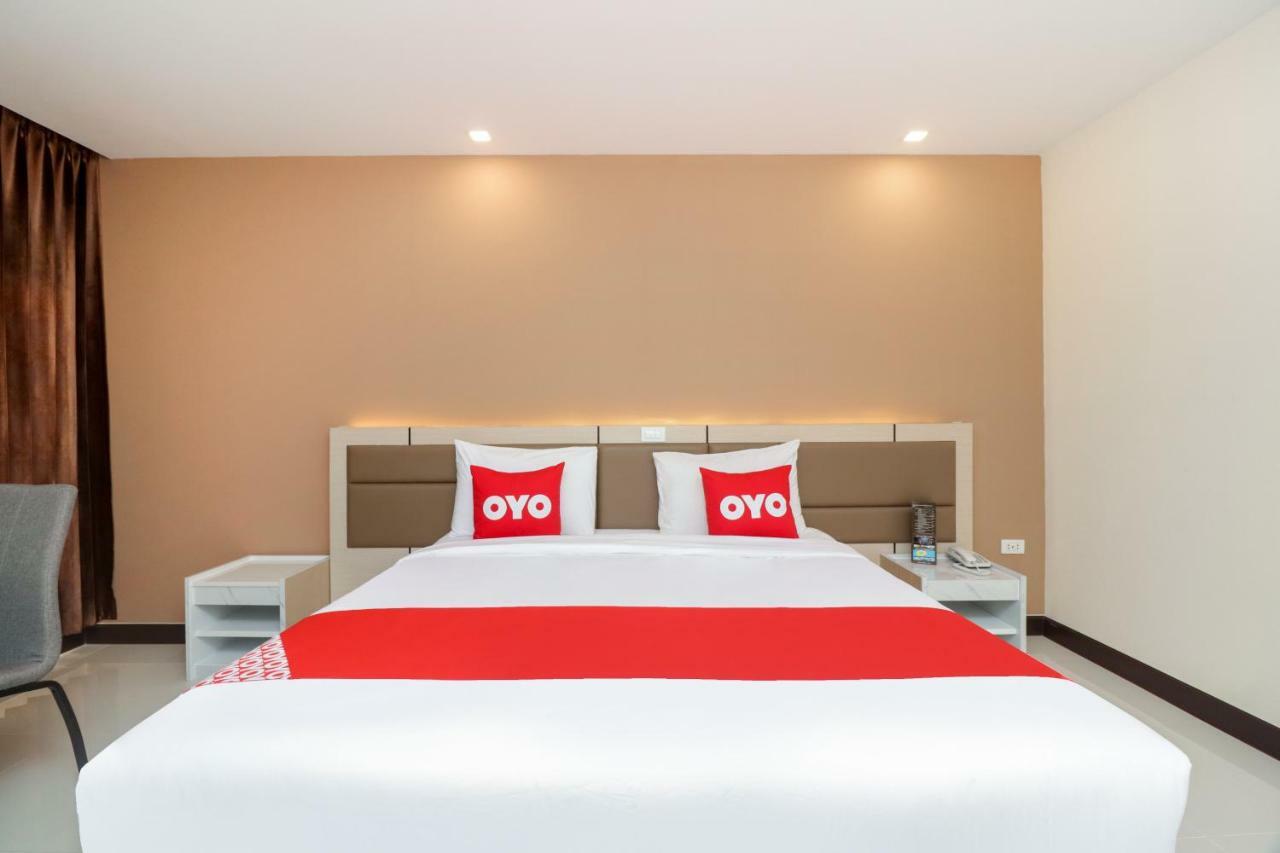 Oyo 234 Tara Grande Hotel & Spa Bangkok Bagian luar foto