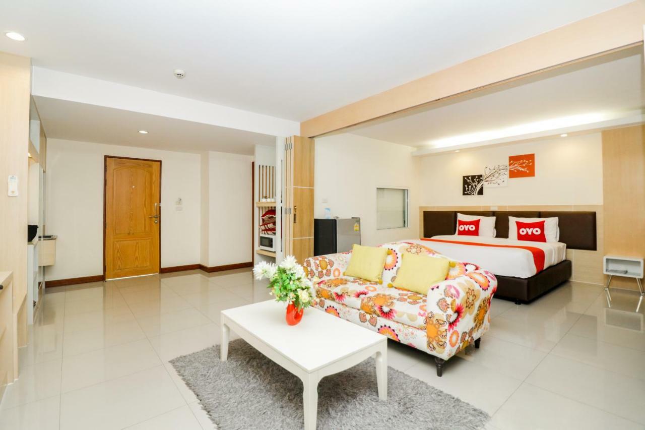 Oyo 234 Tara Grande Hotel & Spa Bangkok Bagian luar foto