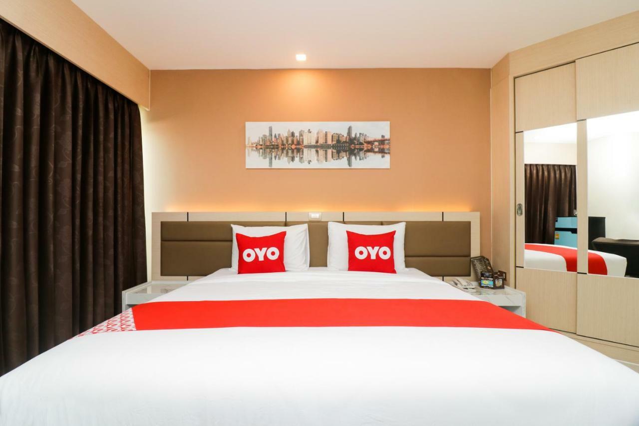 Oyo 234 Tara Grande Hotel & Spa Bangkok Bagian luar foto