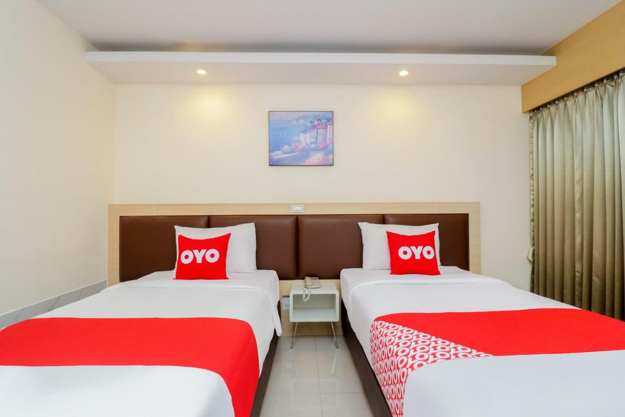 Oyo 234 Tara Grande Hotel & Spa Bangkok Bagian luar foto